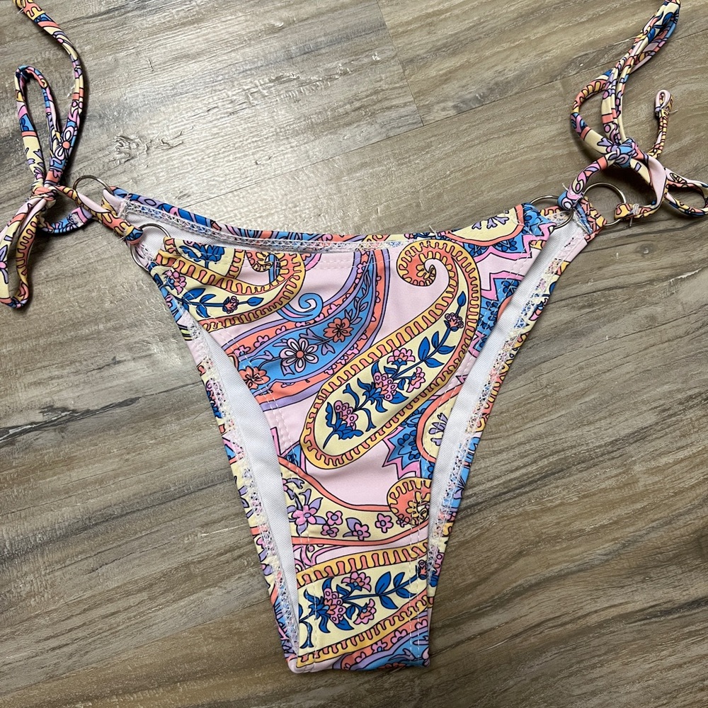 NWOT Bikini Bottoms